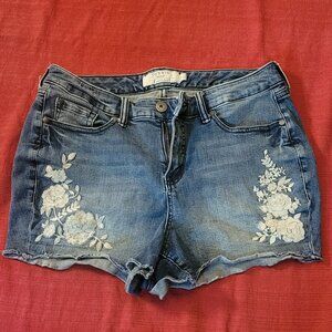 Torrid Flower Embroidered Denim shorts Size 14